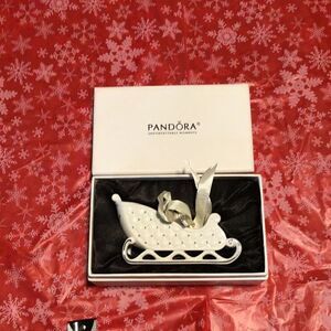Ornament beautiful porcelain slay by Pandora